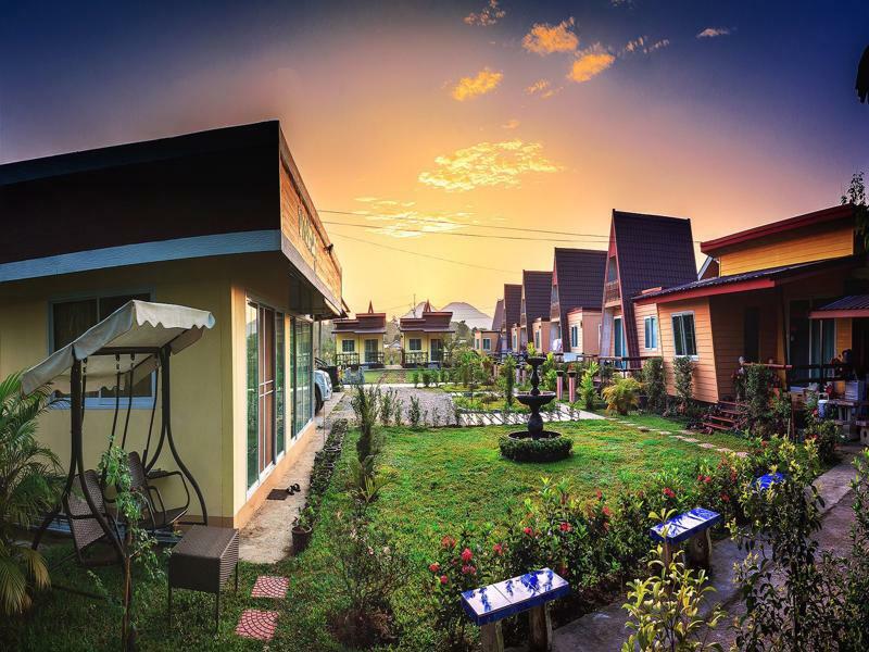 Hotel Baan Sin Suk Chiang Rai Exterior foto